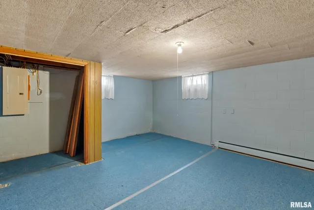 $207,500 | 301 North Washington Street, Atkinson, IL 61235