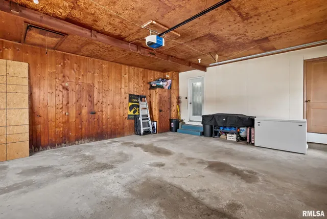 $207,500 | 301 North Washington Street, Atkinson, IL 61235