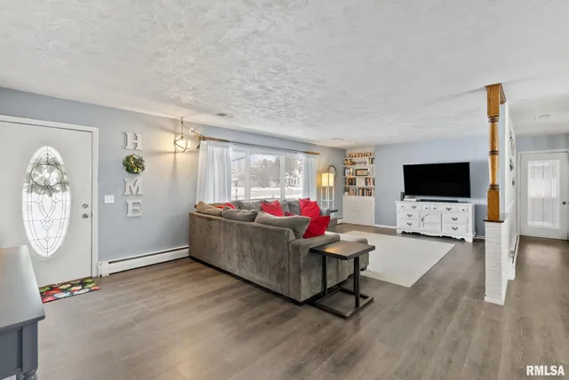 $207,500 | 301 North Washington Street, Atkinson, IL 61235