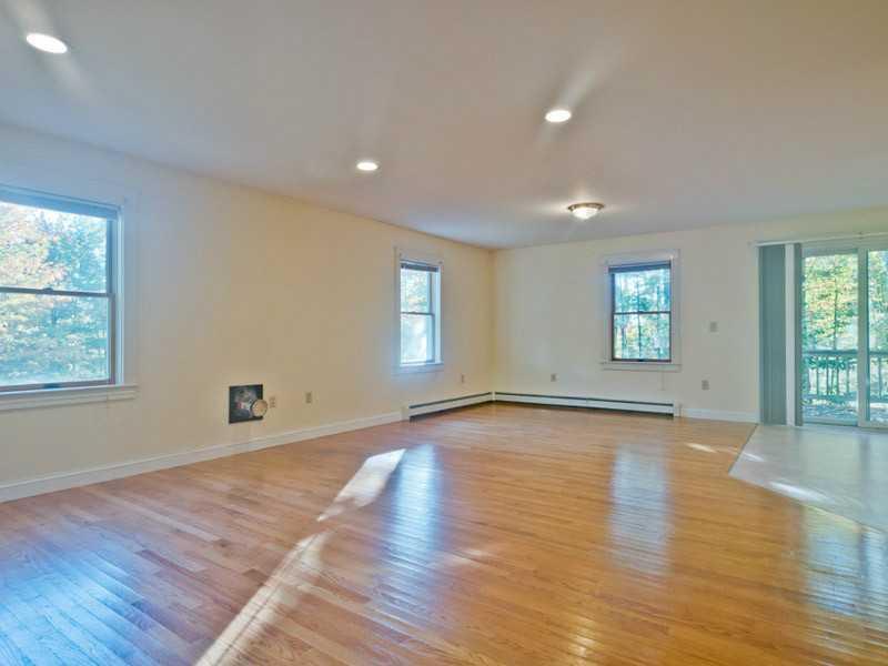 25 Egypt Road Gray, ME 04039 - Photo 5 of 29 Living Room.
