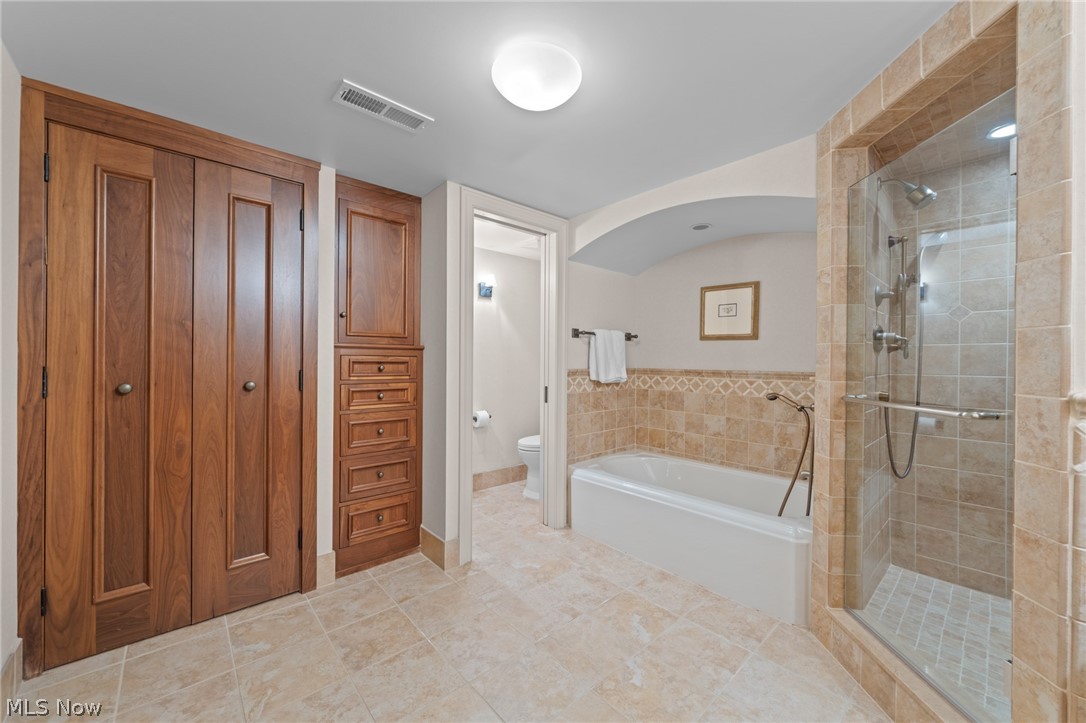 33285 Woodleigh Road Cleveland, OH 44124 - Photo 44 of 50 lower level