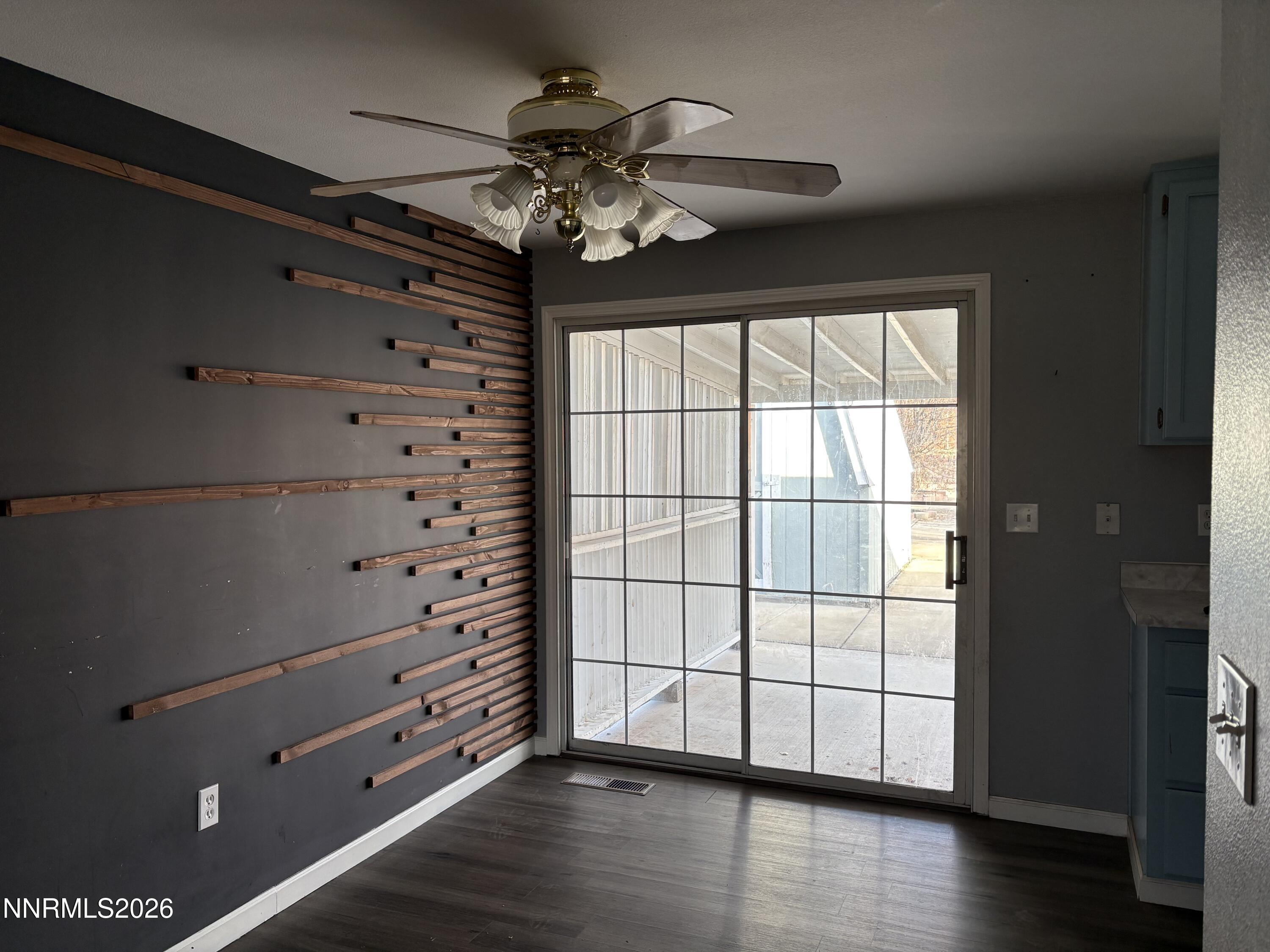 520 V&T Way Dayton, NV 89403 - Photo 6 of 19 IMG_5344