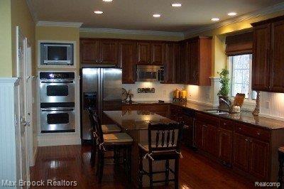 5785 Stonehaven Boulevard Rochester, MI 48306 - Photo 19 of 24 Stonehaven Kitchen