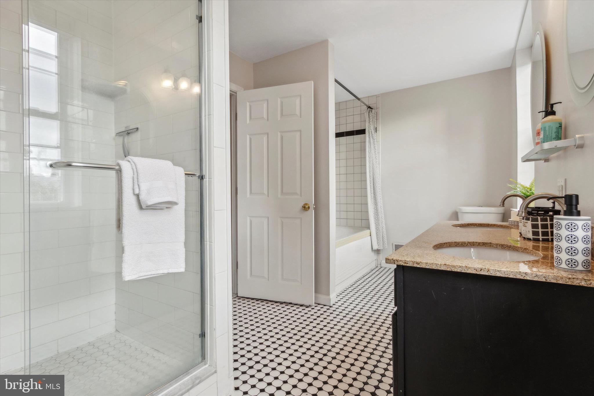 2217 East Sergeant Street Philadelphia, PA 19125 - Photo 5 of 9