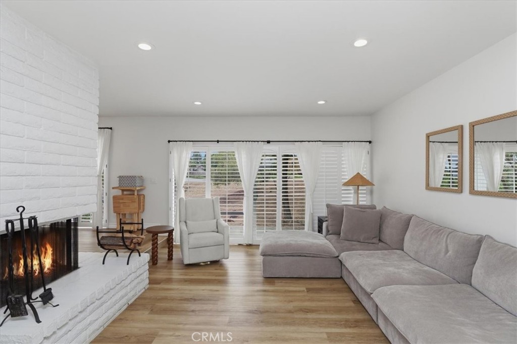 2272 El Capitan Drive Riverside, CA 92506 - Photo 7 of 33 Living Room
