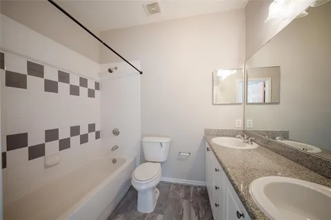 $250,000 | 7633 Plantation Circle, Unit 7633, University Park, FL 34201