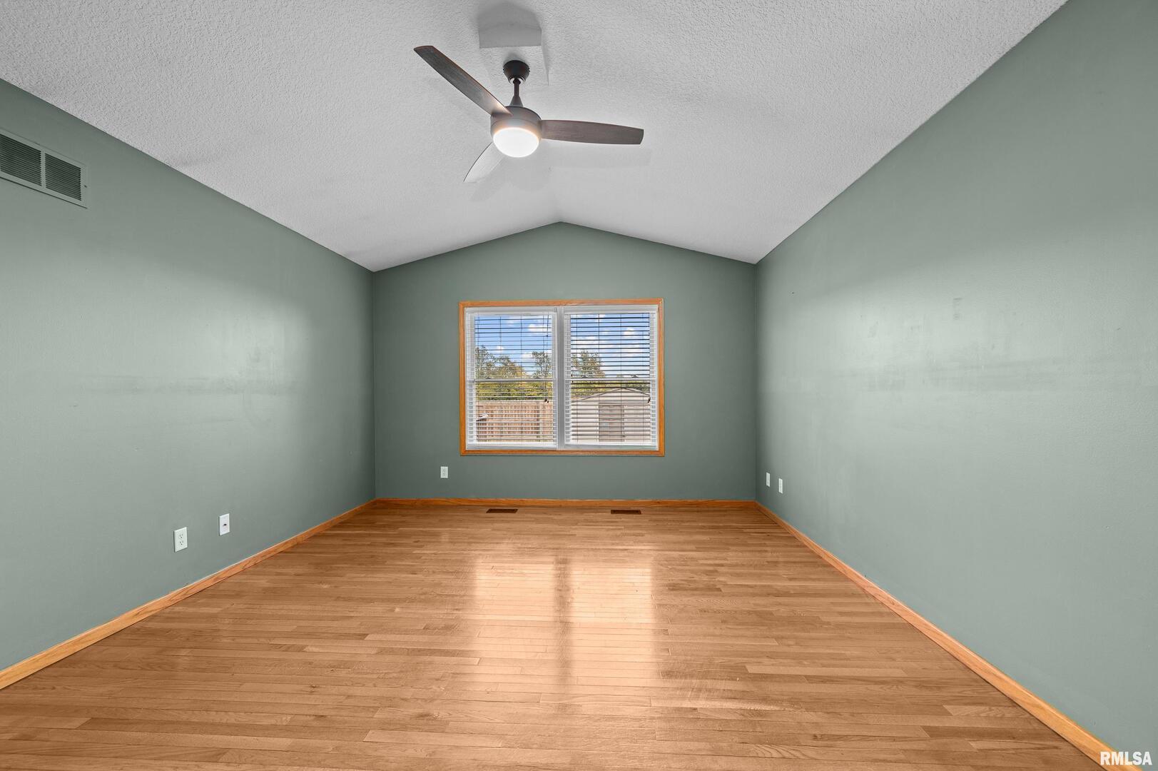 1405 East 7th Street Coal Valley, IL 61240 - Photo 12 of 34