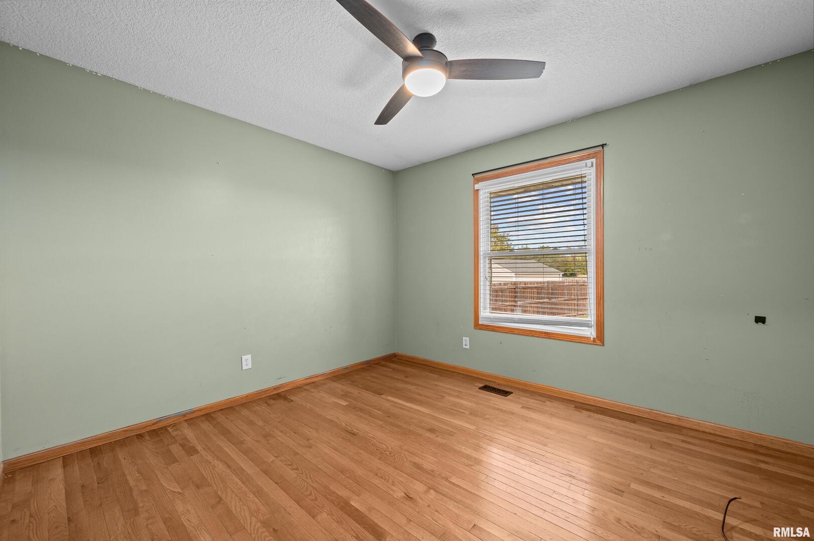 1405 East 7th Street Coal Valley, IL 61240 - Photo 22 of 34