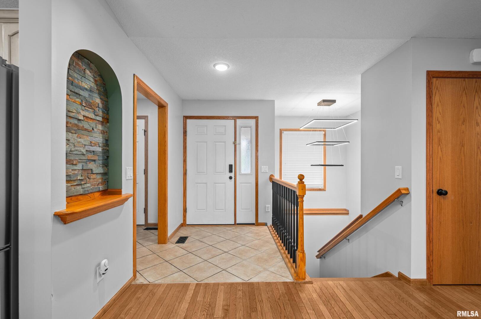 1405 East 7th Street Coal Valley, IL 61240 - Photo 3 of 34