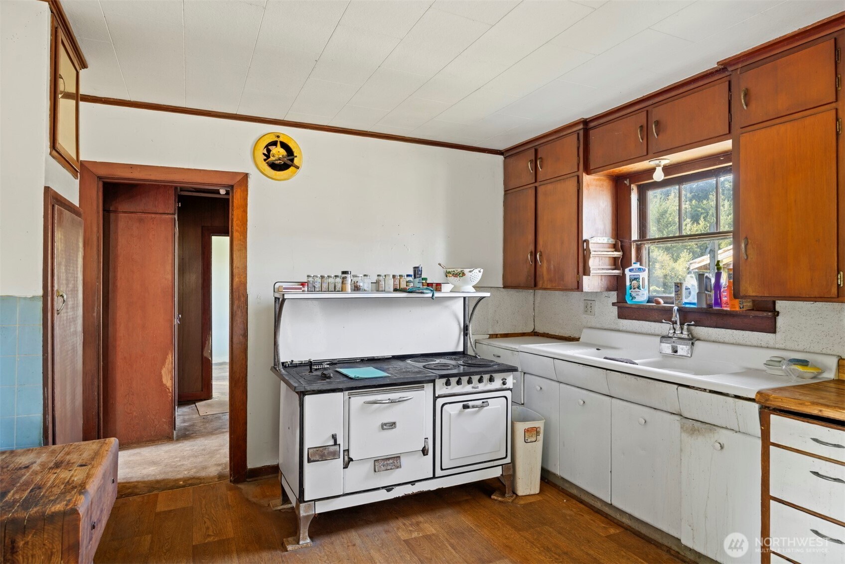 4269 Dewey Road Bellingham, WA 98226 - Photo 3 of 34 Gallery Image 3