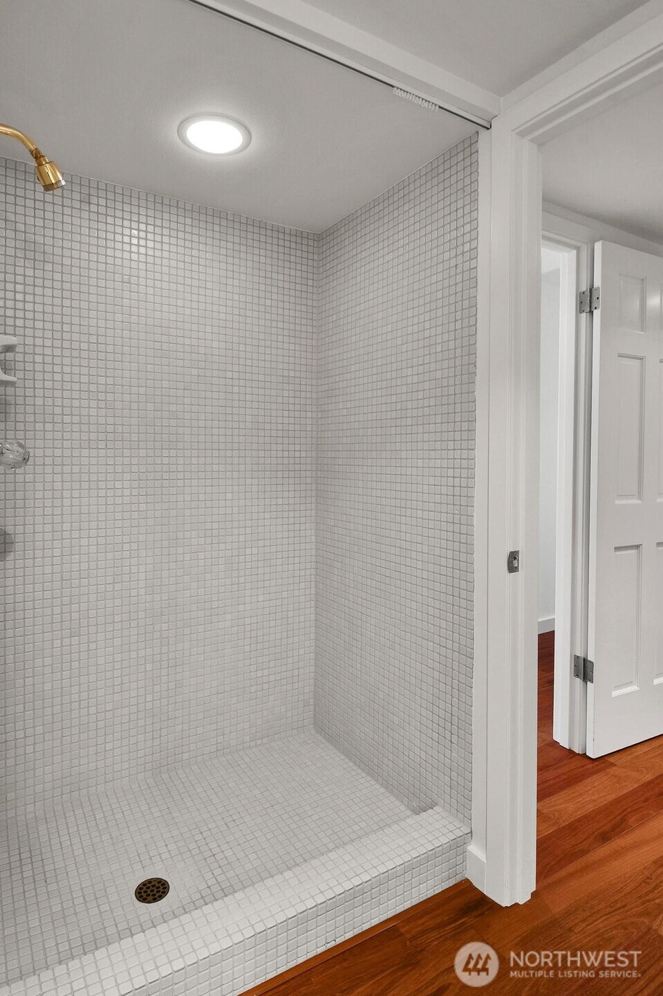 1111 Harbor Avenue Southwest, Unit 500 Seattle, WA 98116 - Photo 30 of 40
