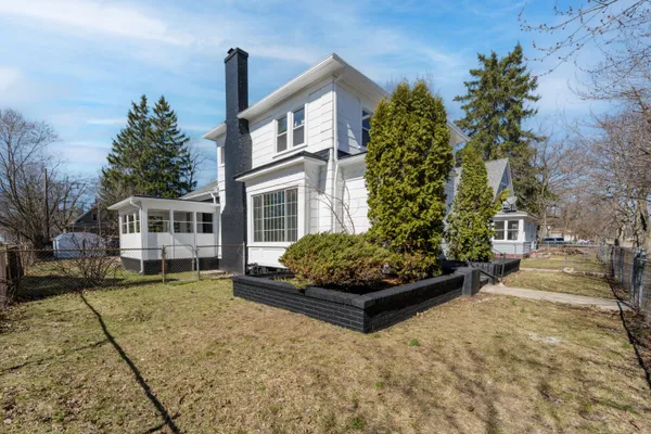 $184,900 | 758 Pearl Street, Benton Harbor, MI 49022