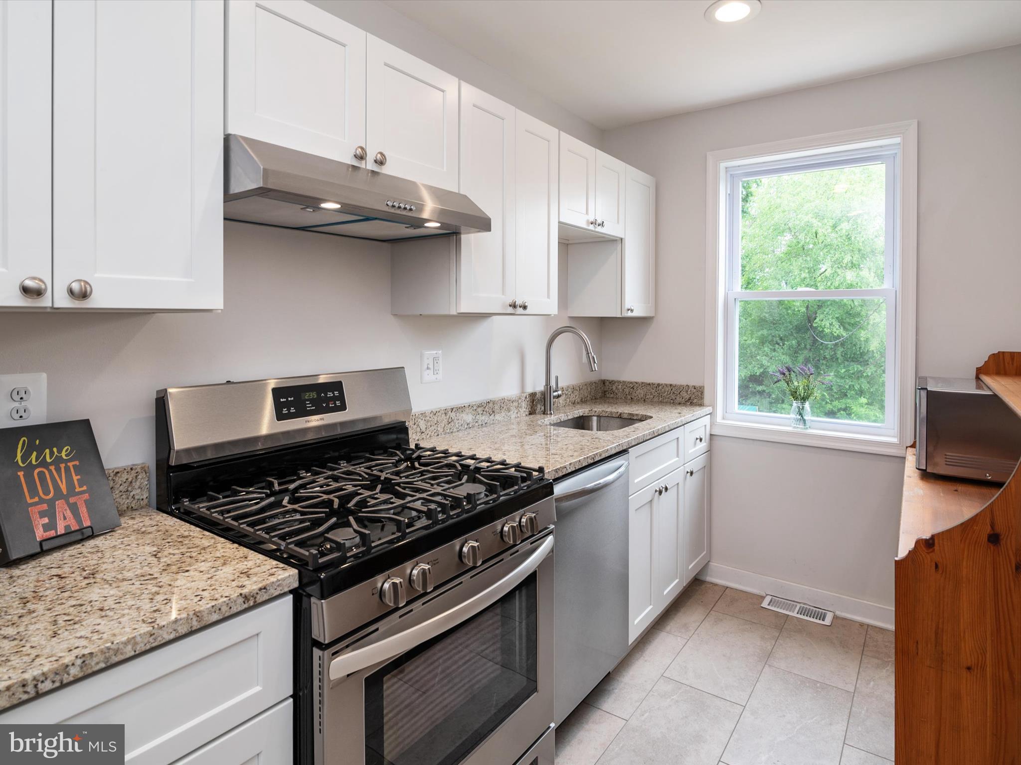 756 Old Riverside Road Brooklyn Park, MD 21225 - Photo 10 of 38 Fully Renovated Kitchen 2023