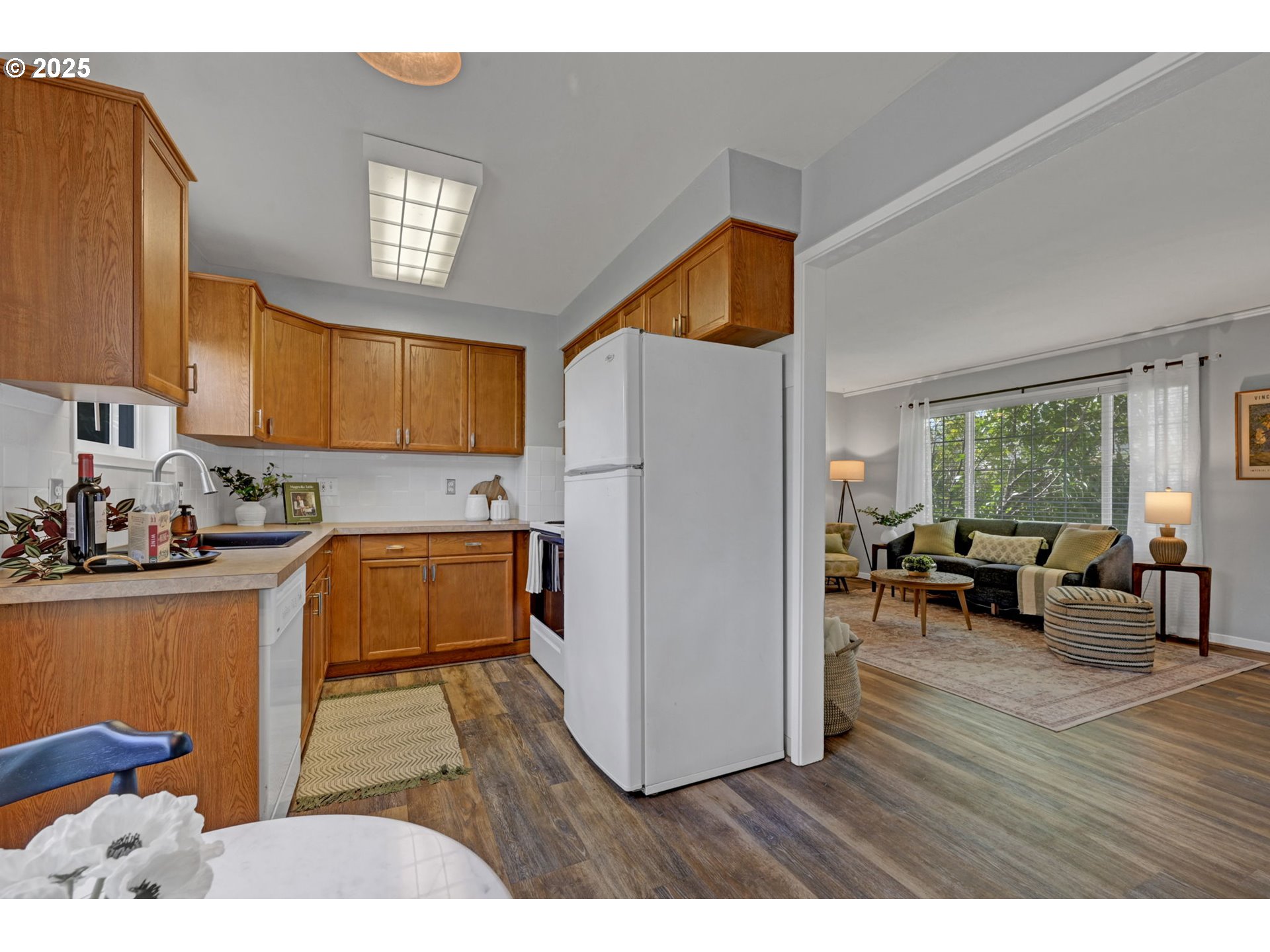 1657 McKinley Court Eugene, OR 97402 - Photo 24 of 40 Kitchen/Living Room