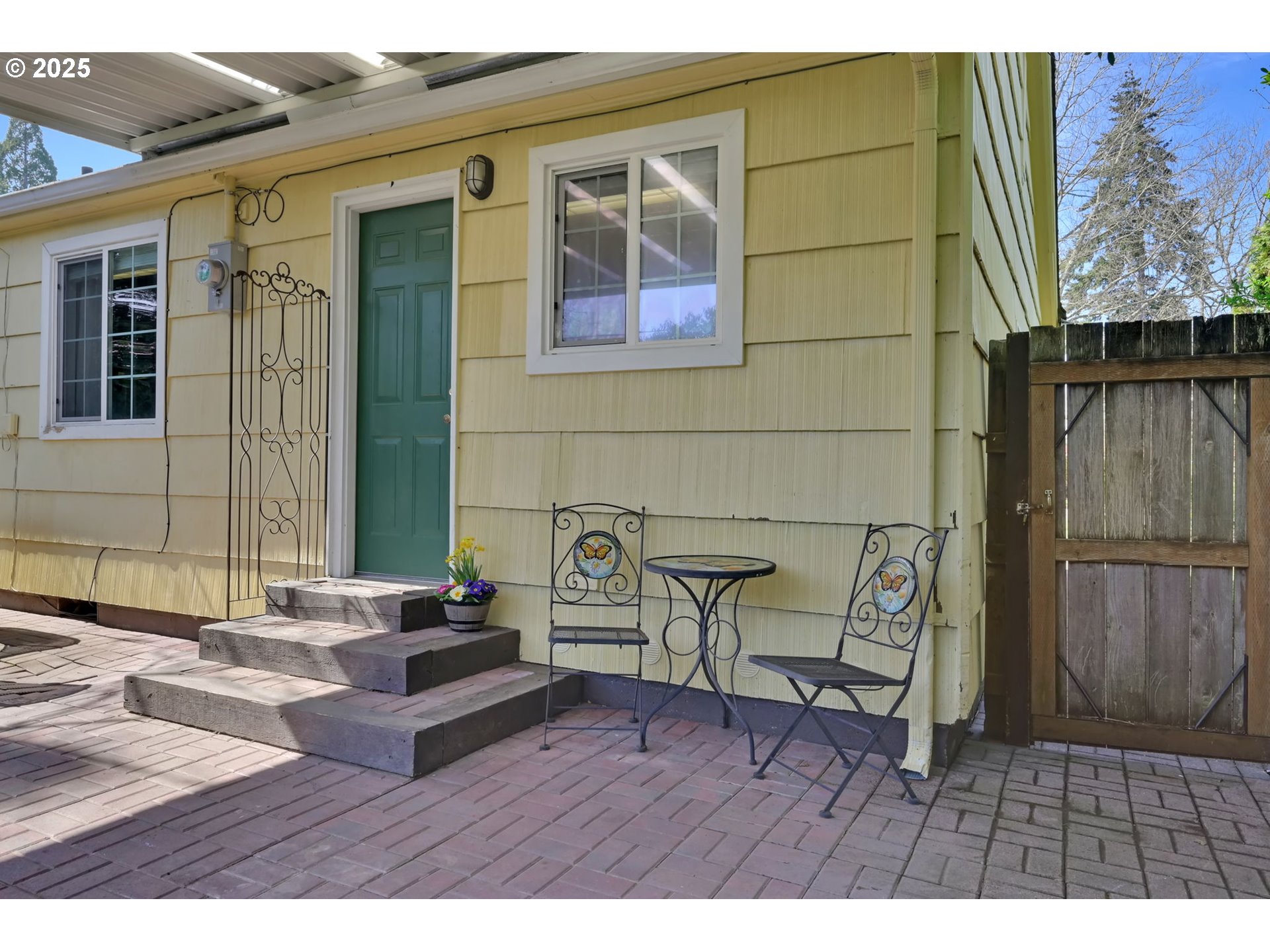 1657 McKinley Court Eugene, OR 97402 - Photo 34 of 40 Patio