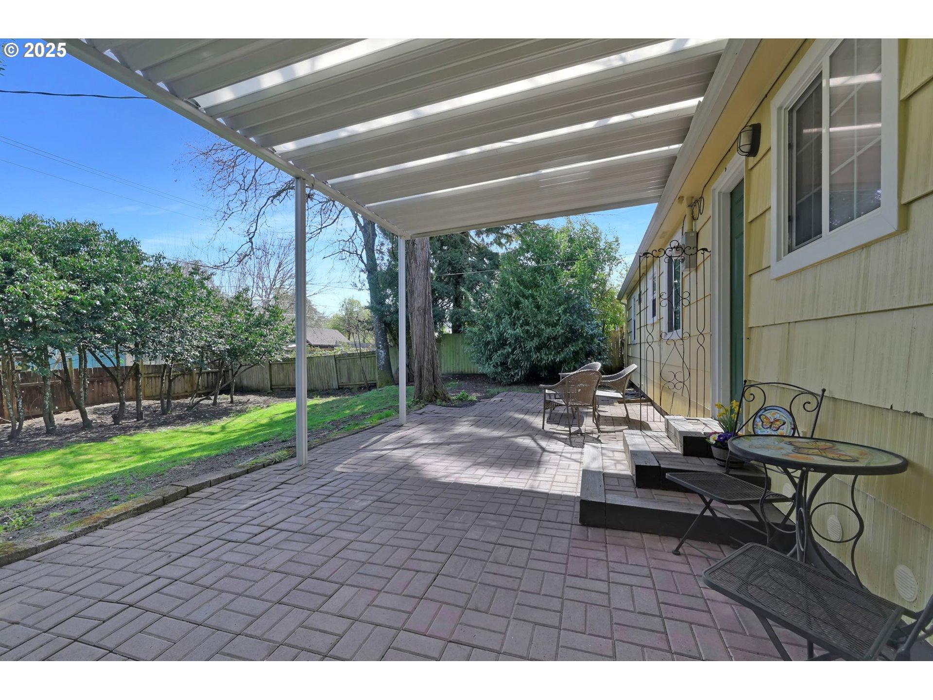 1657 McKinley Court Eugene, OR 97402 - Photo 35 of 40 Patio