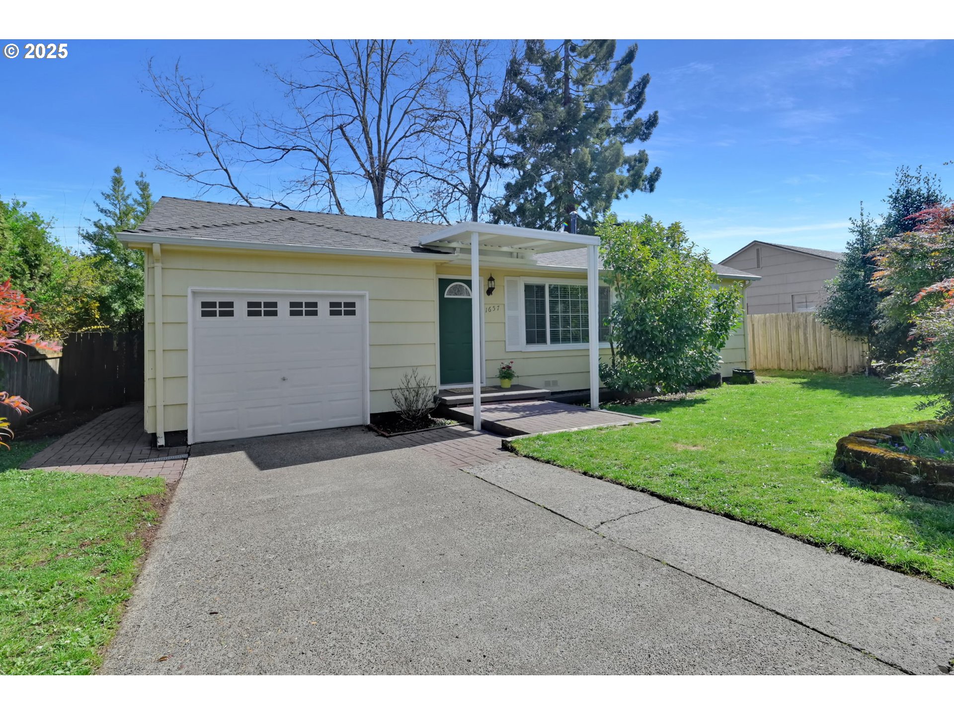 1657 McKinley Court Eugene, OR 97402 - Photo 39 of 40