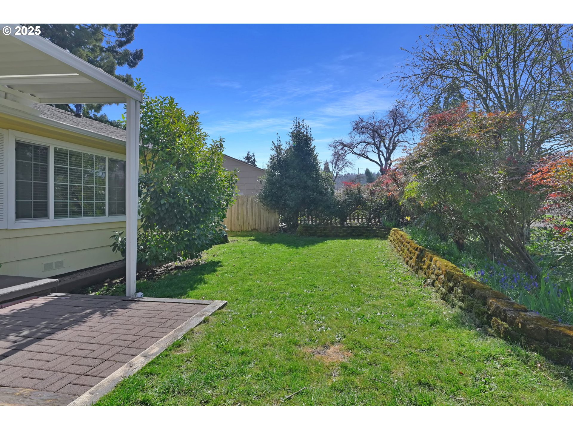 1657 McKinley Court Eugene, OR 97402 - Photo 4 of 40