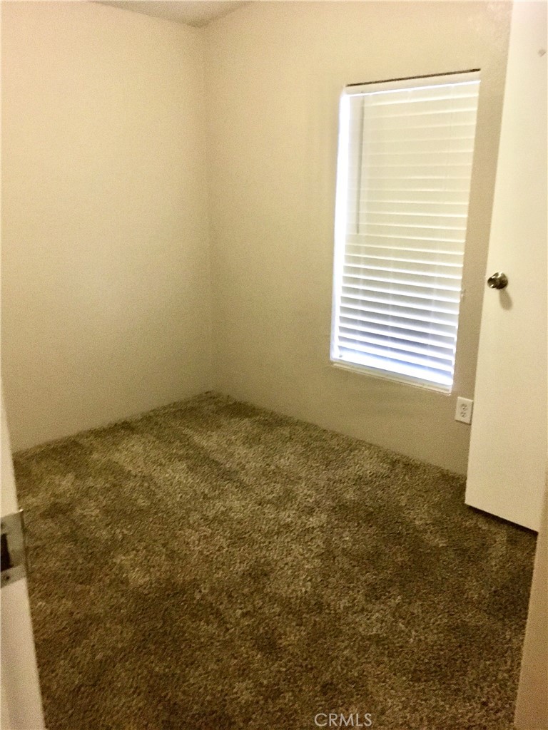 14121 Lakota Road Apple Valley, CA 92307 - Photo 38 of 40 Back house 3rd room
