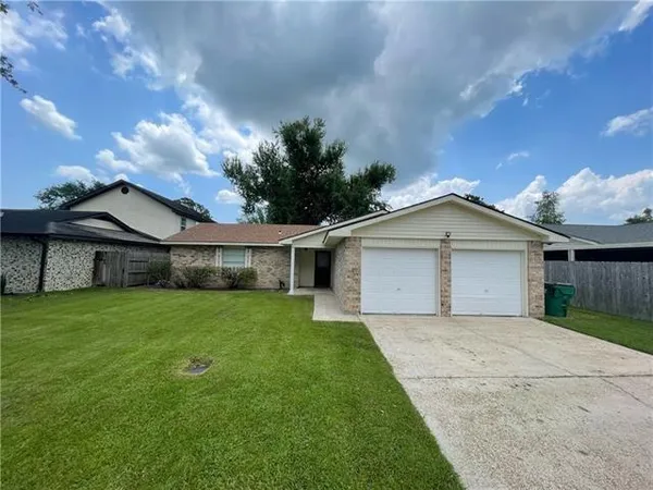 $215,000 | 1728 Greenwood Drive, Laplace, LA 70068