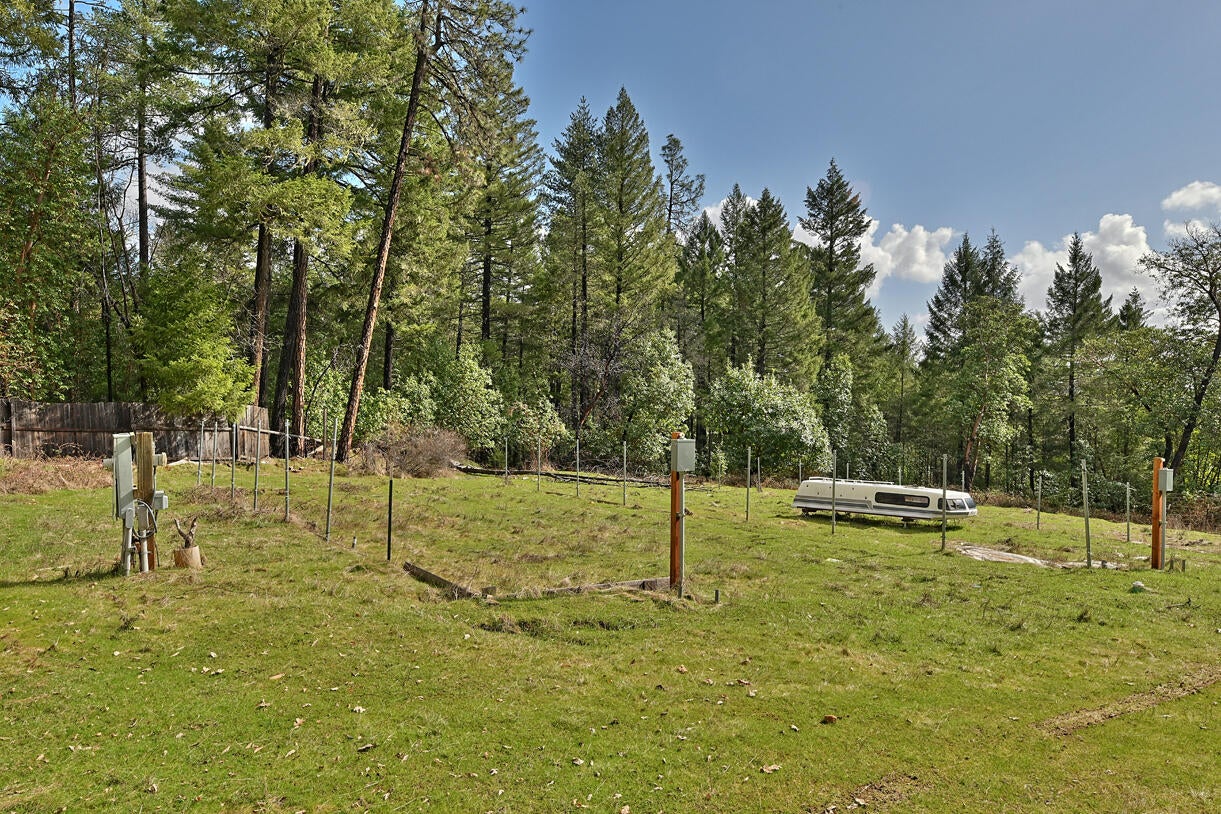 291 Sallsten Road Grants Pass, OR 97527 - Photo 15 of 22 15