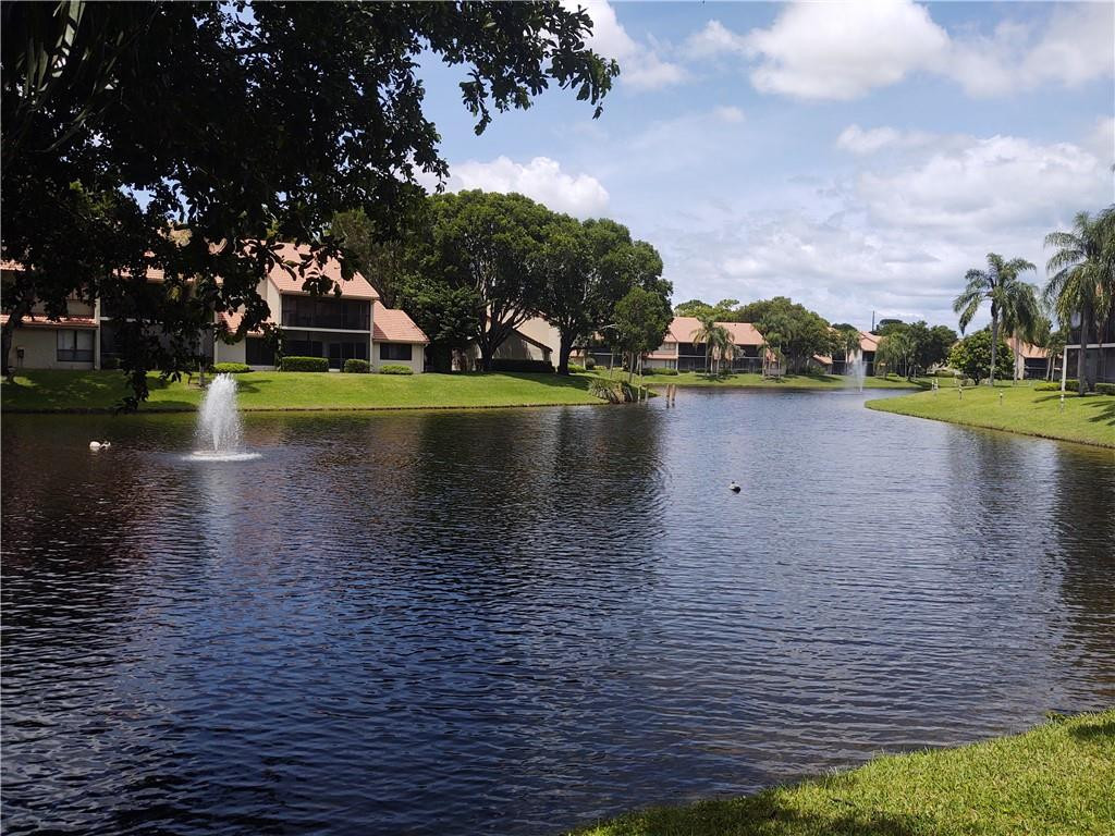 5801 Coach House Circle, Unit B Boca Raton, FL 33486 - Photo 28 of 39 View right out side your patio door