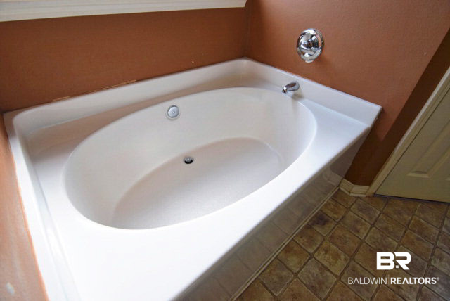 10690 Rigby Drive Mobile, AL 36695 - Photo 17 of 33 Garden Tub