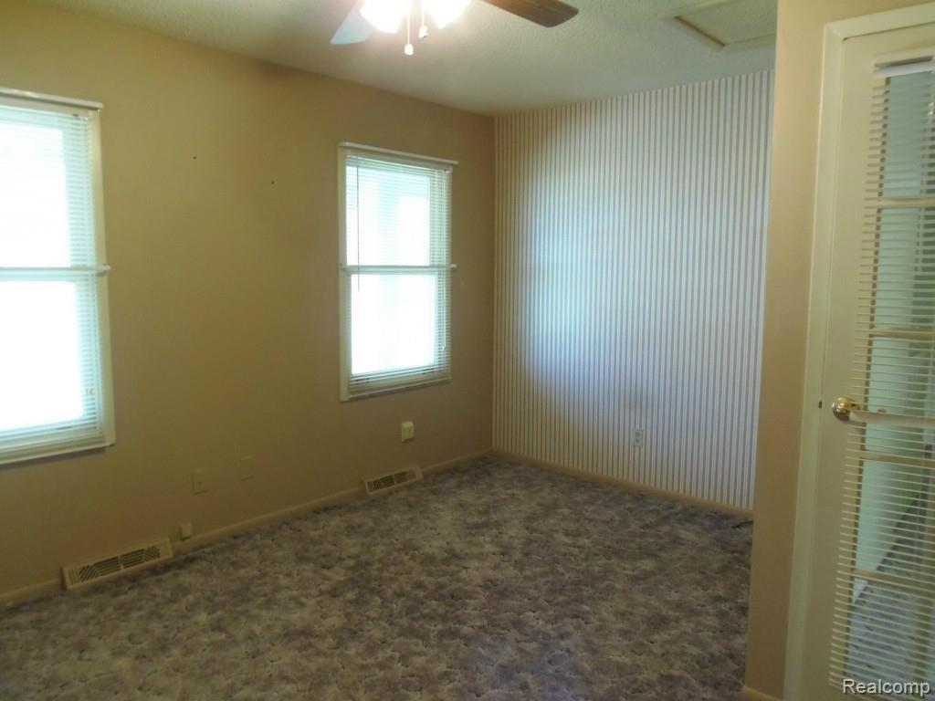 9449 Mason Road Fowlerville, MI 48836 - Photo 9 of 45 1384.jpg
