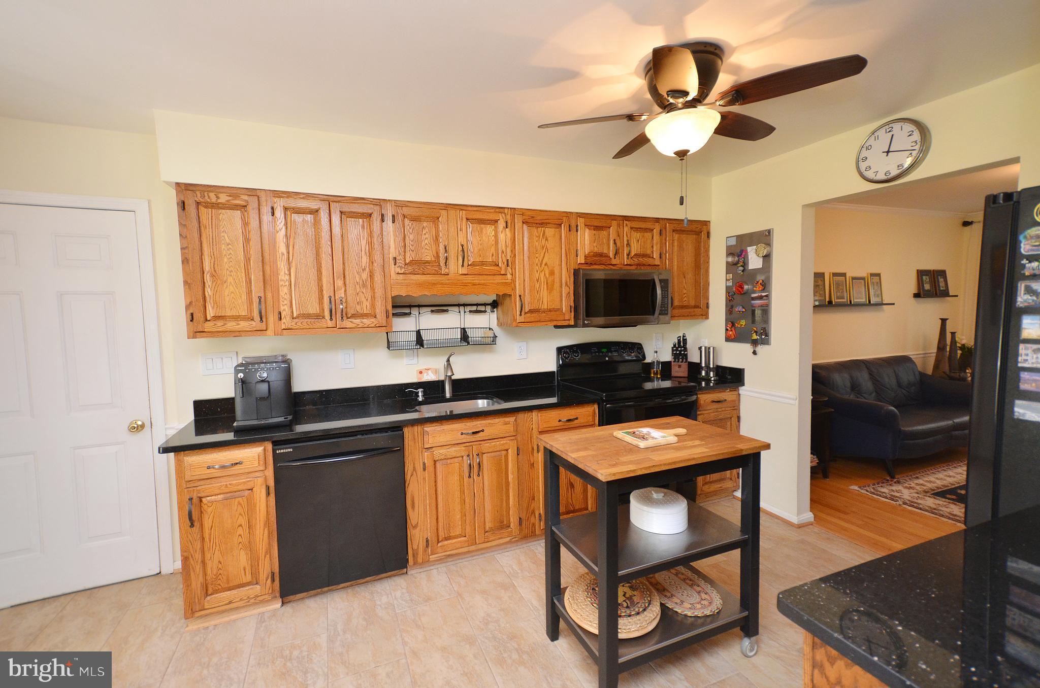 14490 Lightner Road Haymarket, VA 20169 - Photo 3 of 30 Kitchen