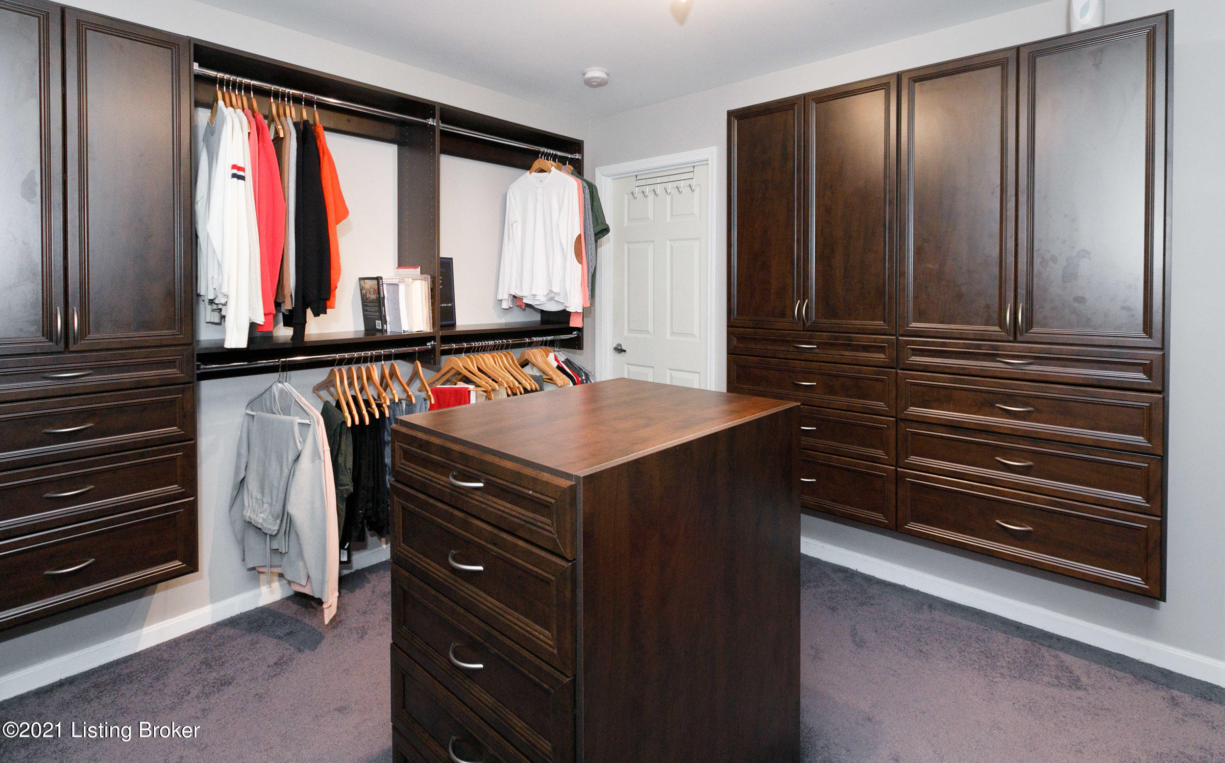 4129 Dover Road Louisville, KY 40216 - Photo 31 of 48 Closet 1