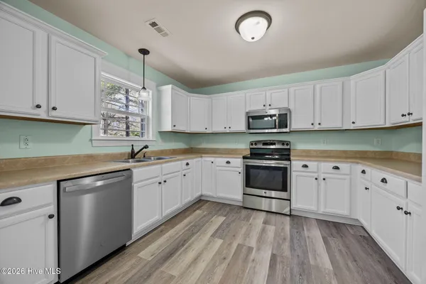 $289,000 | 517 Hollywood Boulevard, Havelock, NC 28532