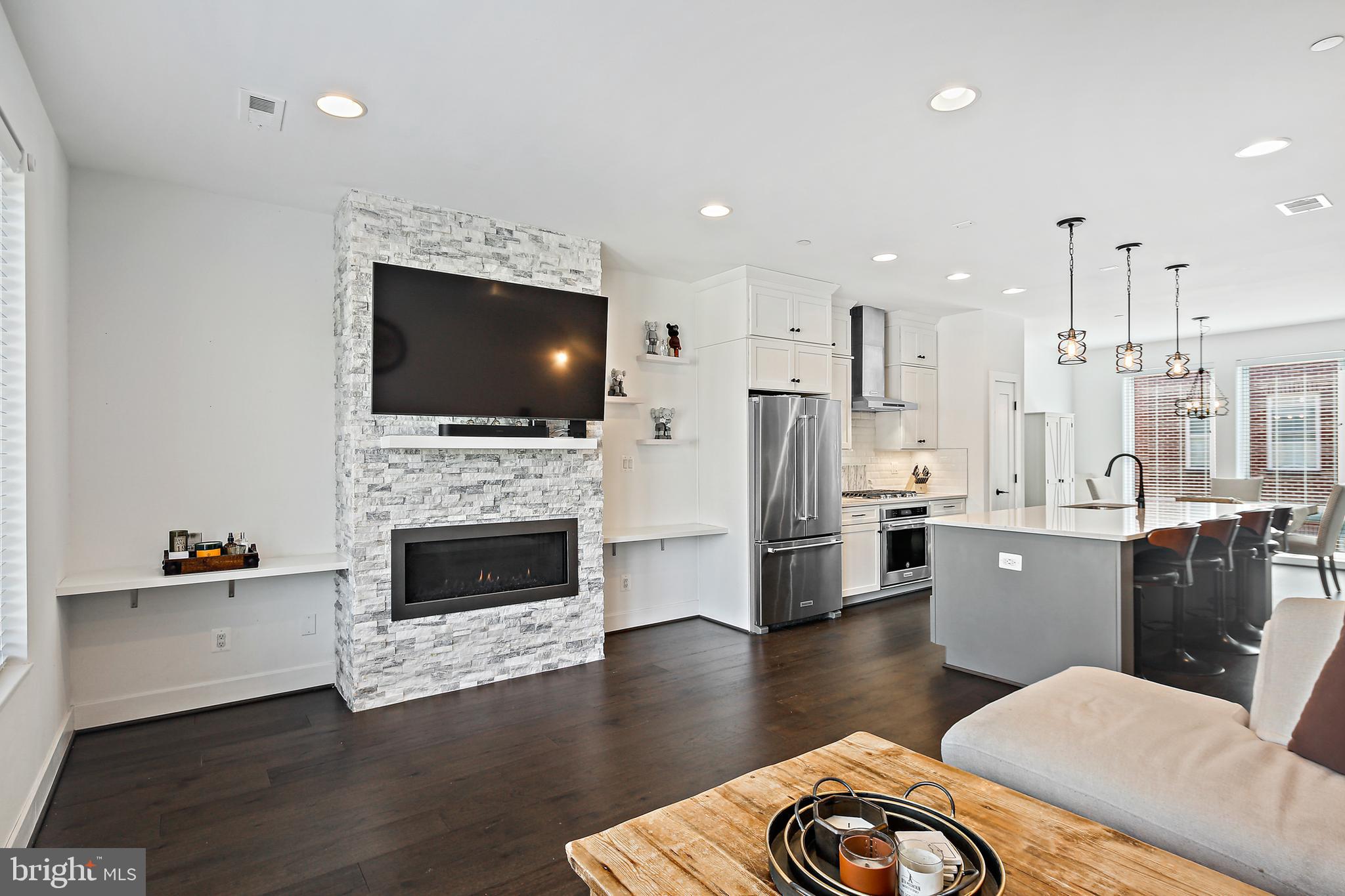 1223 Cooksie Street Baltimore, MD 21230 - Photo 9 of 36 Living Room