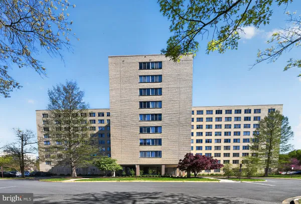 $199,900 | 6641 Wakefield Drive, Unit 612, Alexandria, VA 22307