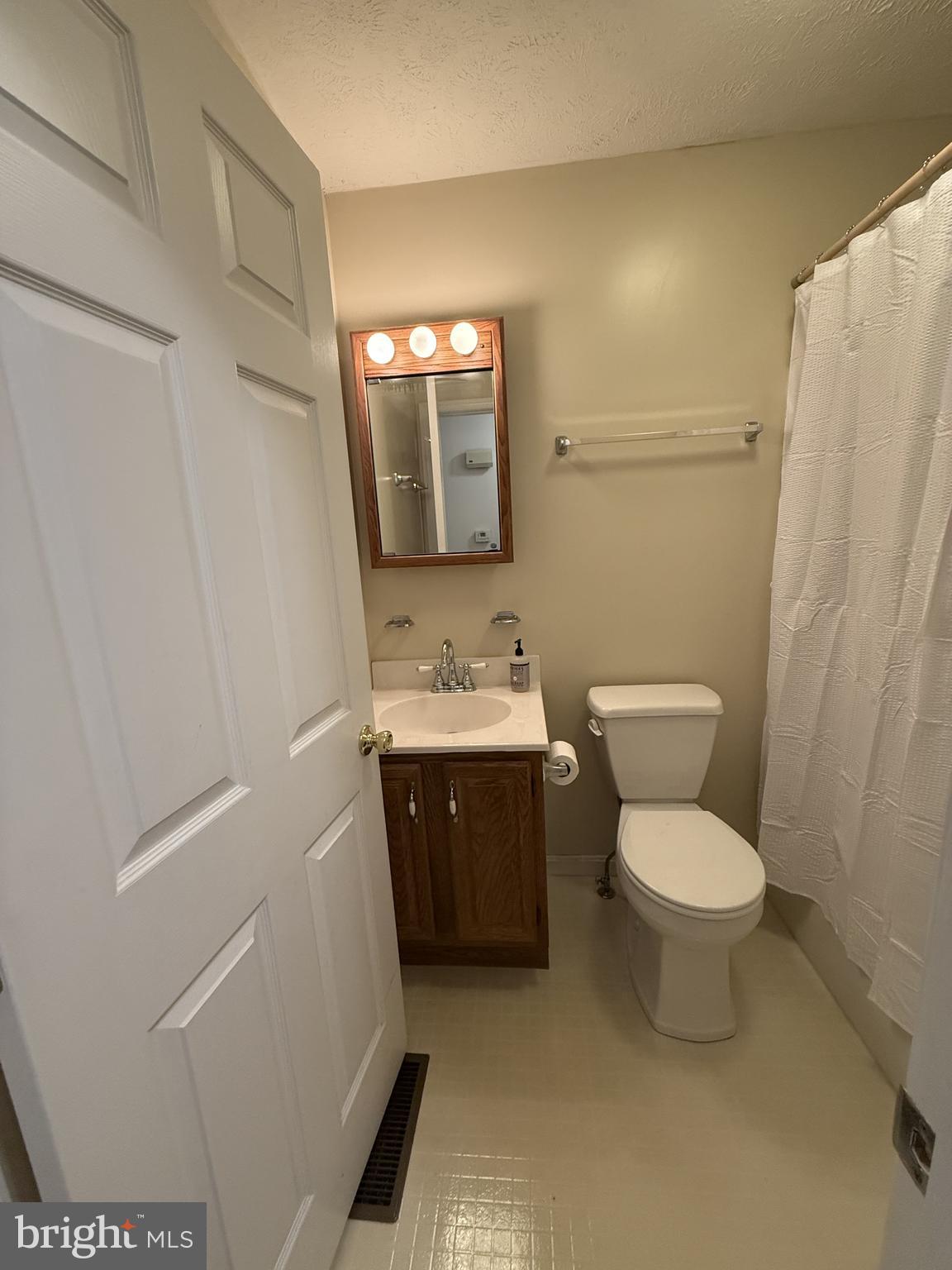 21 Coolidge Road Inwood, WV 25428 - Photo 37 of 80 Upper-Level Hall Full Bath