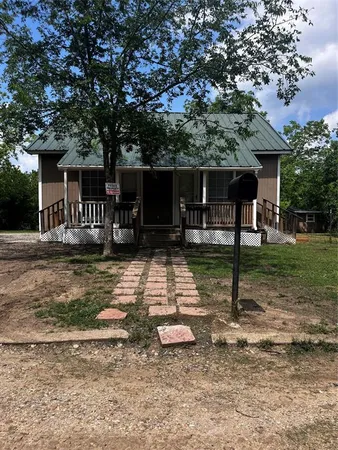 $1,550 | 210 Kean Street, Ladonia, TX 75449