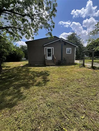 $1,550 | 210 Kean Street, Ladonia, TX 75449
