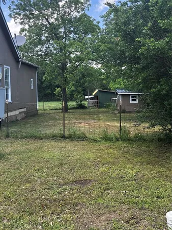 $1,550 | 210 Kean Street, Ladonia, TX 75449
