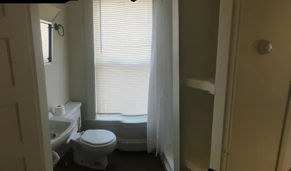 $1,250 | 2733 Dartmouth College Highway, Unit 10, Haverhill, NH 03774