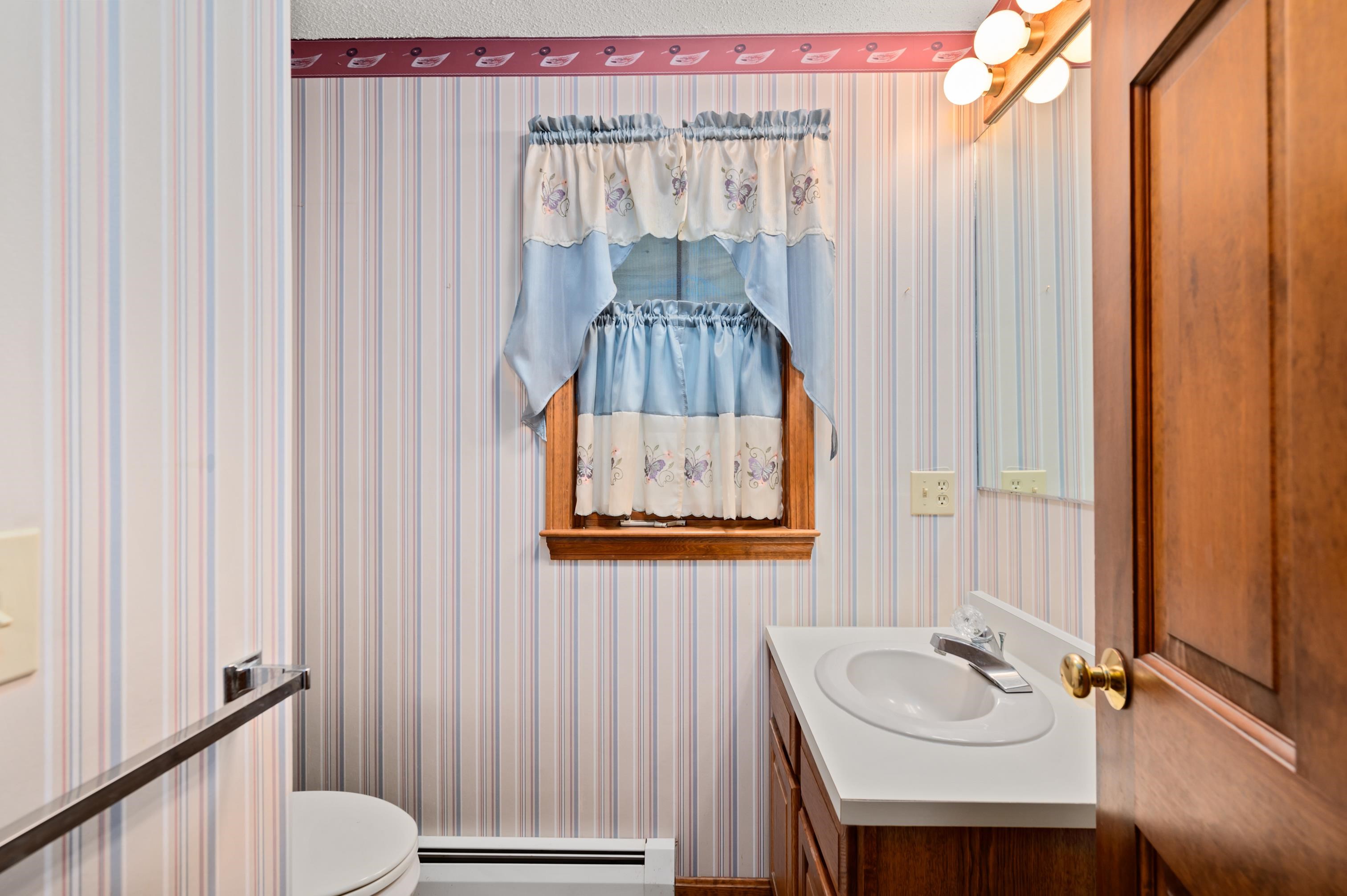 2761 Lake Shore Road, Unit 14 Gilford, NH 03249 - Photo 11 of 36