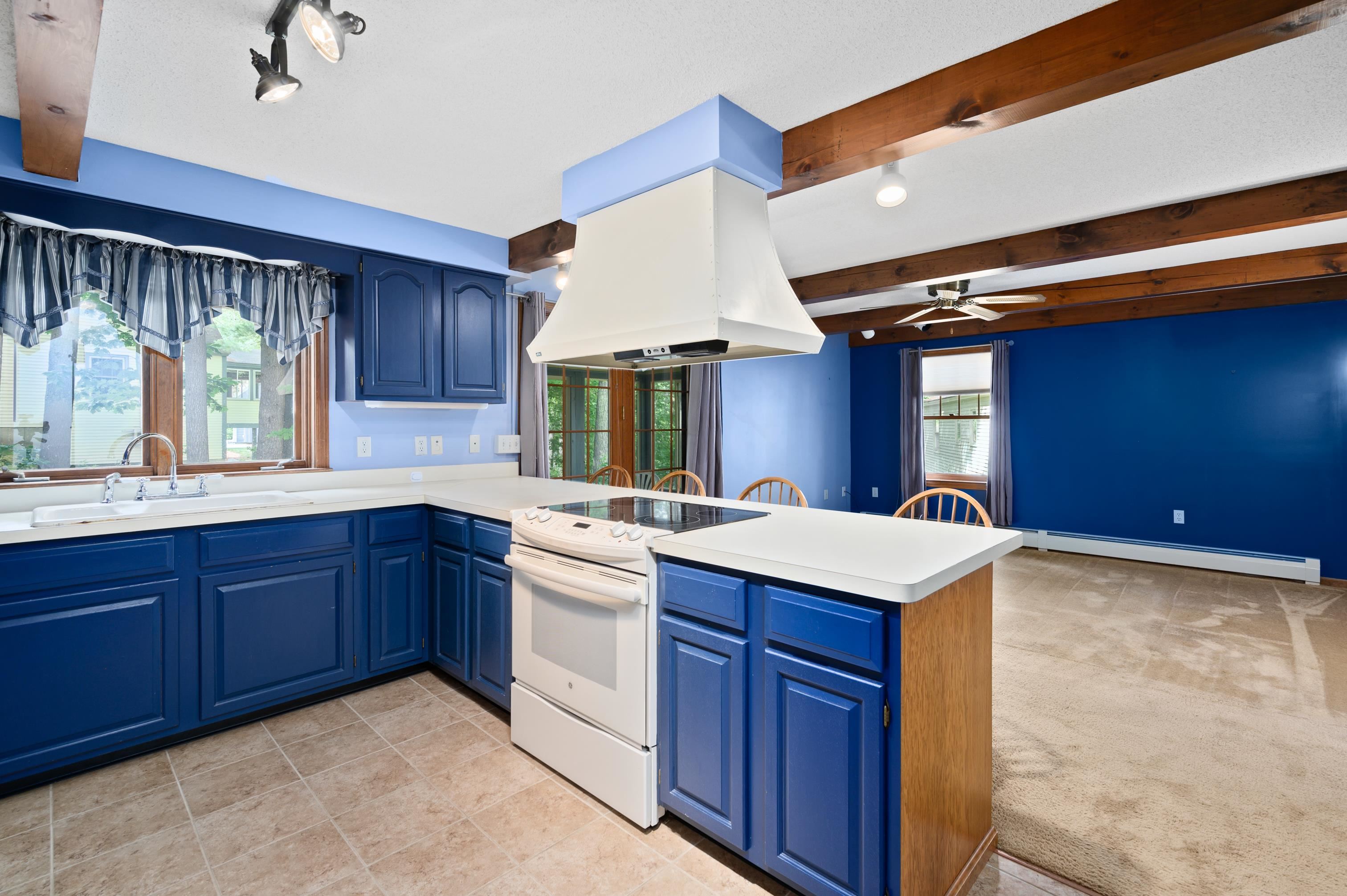 2761 Lake Shore Road, Unit 14 Gilford, NH 03249 - Photo 4 of 36