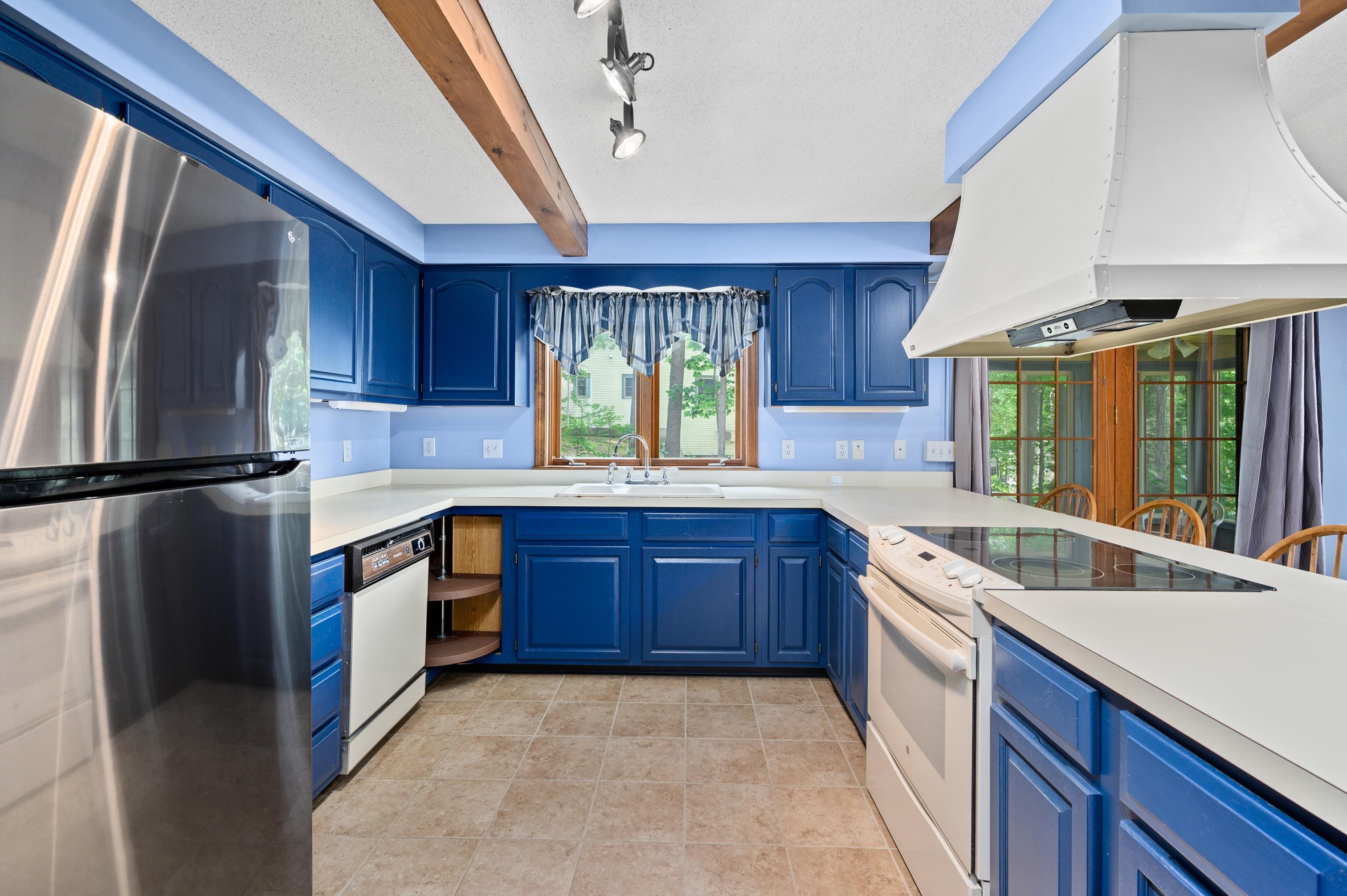 2761 Lake Shore Road, Unit 14 Gilford, NH 03249 - Photo 5 of 36