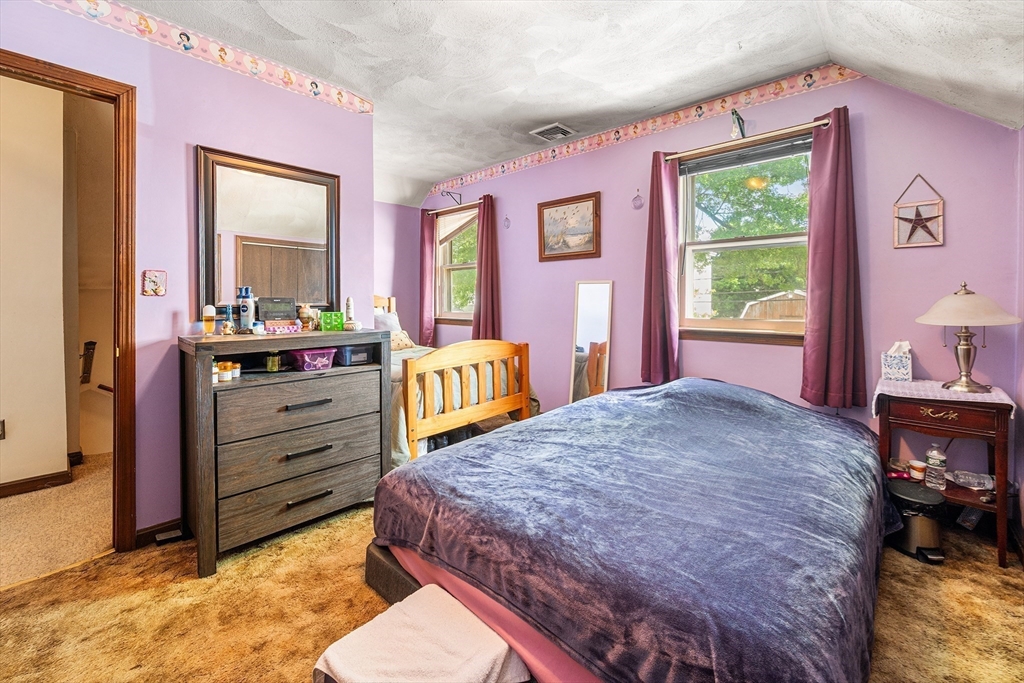 8 Myrtle Street Lynn, MA 01905 - Photo 13 of 36