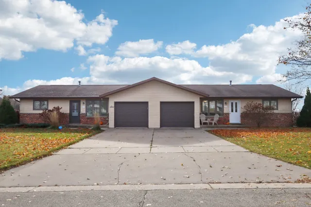 $490,000 | 211-213 West Garfield Street, Mount Horeb, WI 53572