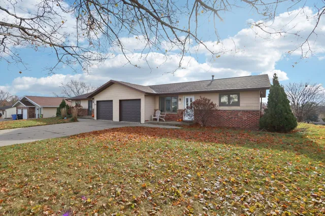 $490,000 | 211-213 West Garfield Street, Mount Horeb, WI 53572