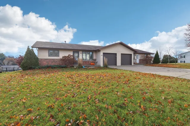 $490,000 | 211-213 West Garfield Street, Mount Horeb, WI 53572