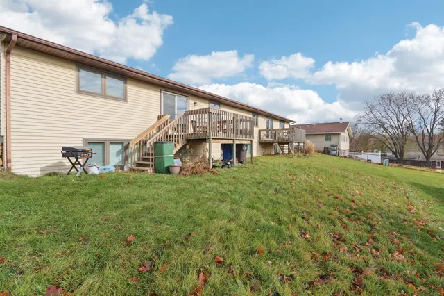 $490,000 | 211-213 West Garfield Street, Mount Horeb, WI 53572