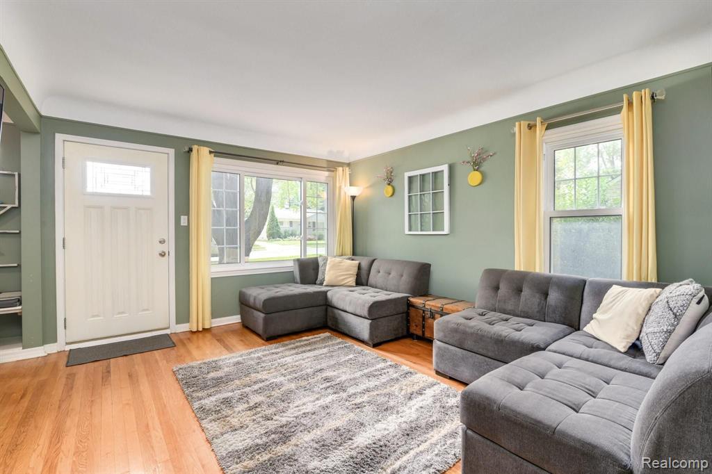 3411 Durham Road Royal Oak, MI 48073 - Photo 5 of 31
