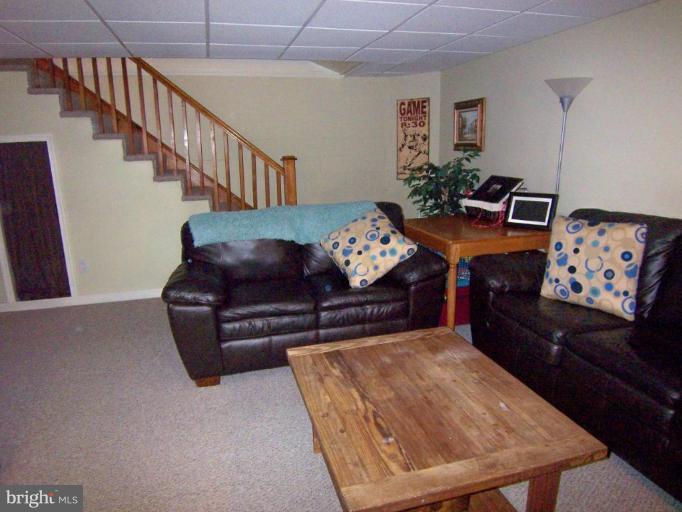 331 Stratford Road Catonsville, MD 21228 - Photo 29 of 30 a living room with furniture