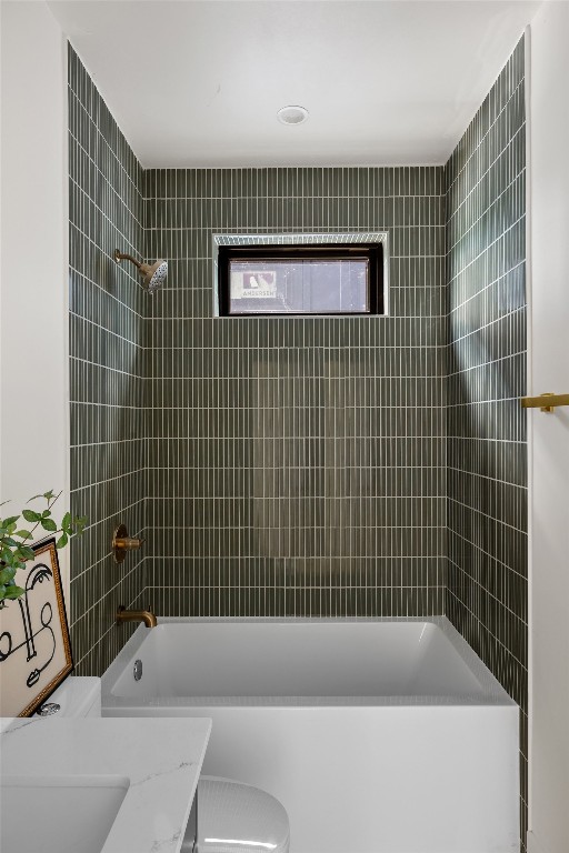 505 Philco Drive, Unit 3 Austin, TX 78745 - Photo 25 of 36 a bathroom with a bathtub