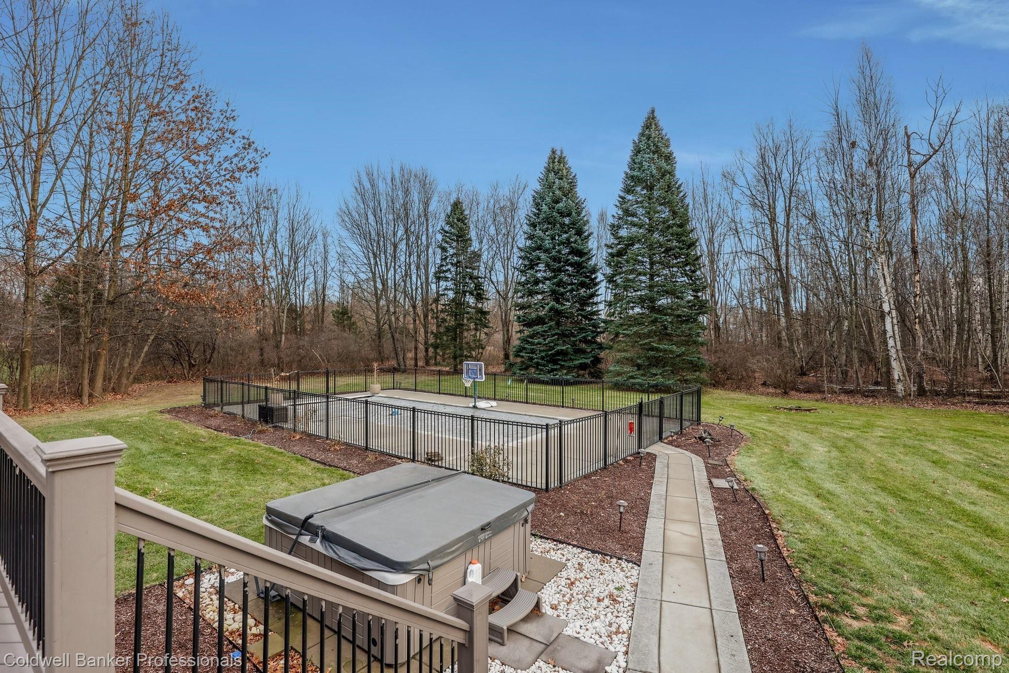 5365 Ridge Trail North Clarkston, MI 48348 - Photo 7 of 55 Hot tub and new patio in 2018
